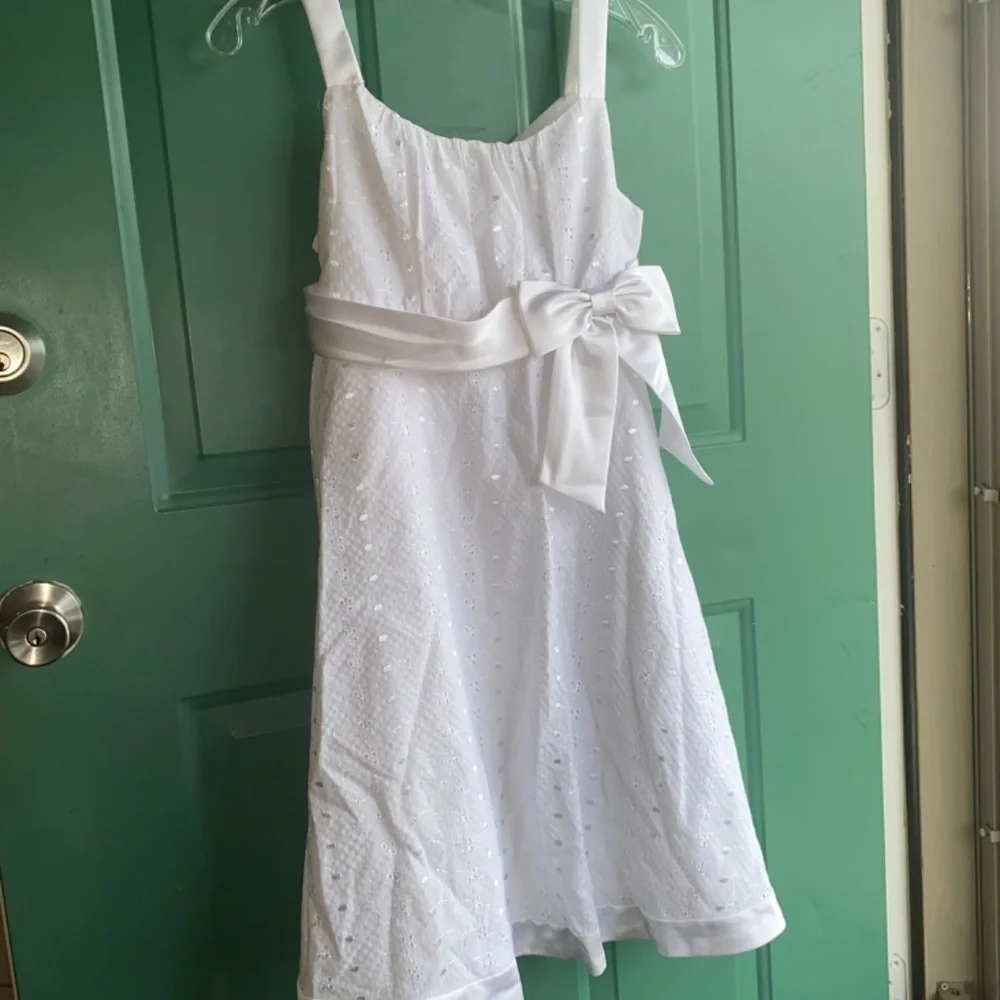 Ashley Ann size 14.5 stunning white dress flower girl